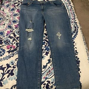 Levi’s size 32 boyfriend jeans